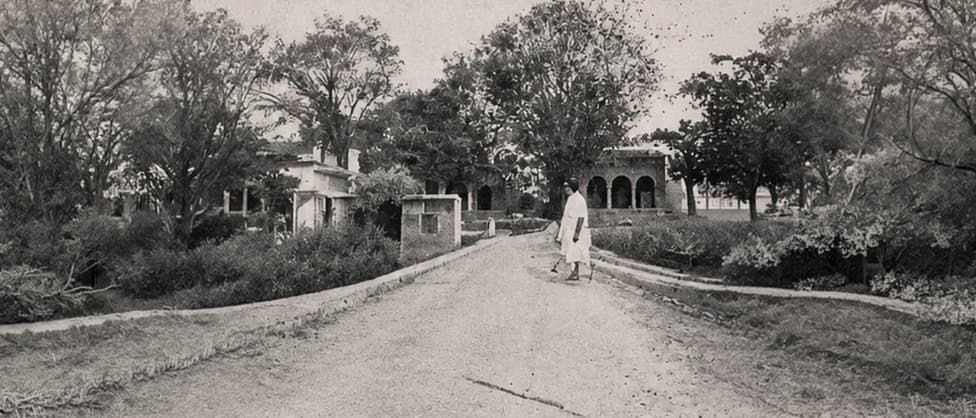 The path from the Vidyalaya to the Ganga